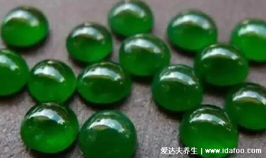 帝王绿翡翠多少钱一克,千元不等/手镯可达千万(极品中的极品)