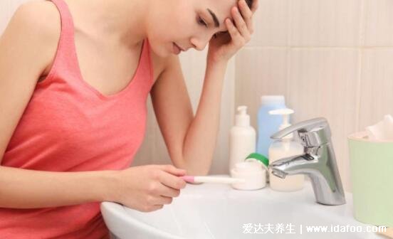 刚怀孕有什么症状和反应,留意尿频/停经/乏力嗜睡/胸部胀痛等现象