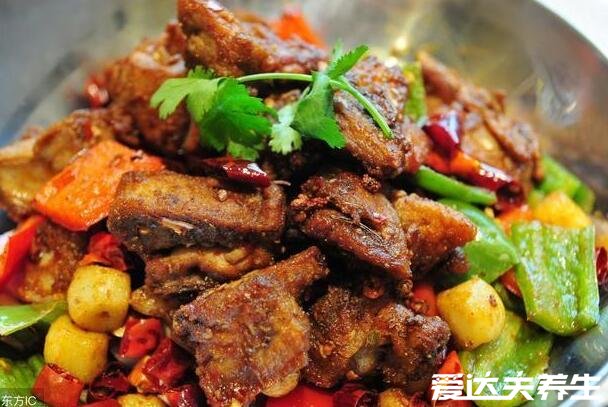 鸡肉不能和什么一起吃,鲤鱼/糯米/红薯/兔肉/菊花