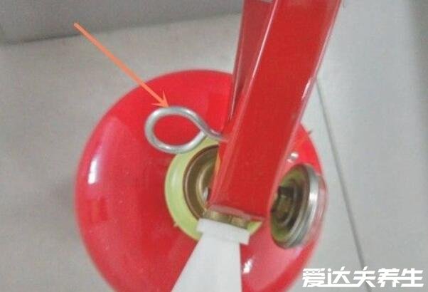 灭火器的使用五个步骤,熟记5字口诀看/提/拔/瞄/压