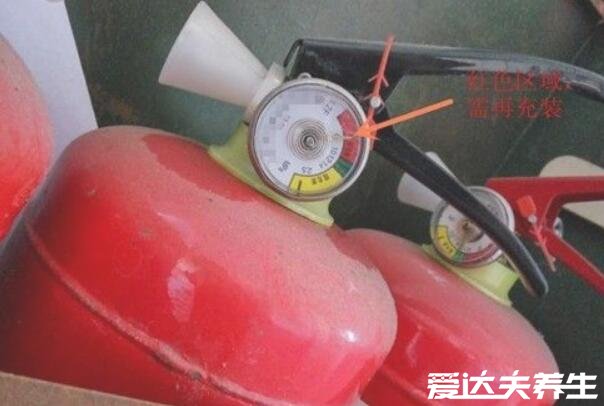 灭火器的使用五个步骤,熟记5字口诀看/提/拔/瞄/压