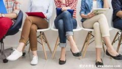男女长期跷二郎腿的危害，女性小心妇科病