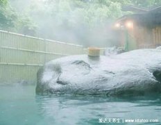 温泉需要准备哪些东西,泳衣/密封袋/洗漱用