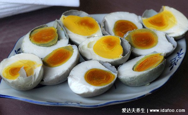 鸭蛋的营养价值及功效与作用,可缓解小孩积食/促进骨骼发育