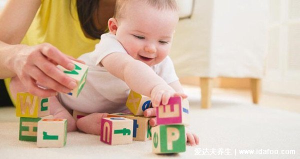 婴儿宝宝身高体重标准表,3个月/8个月发育标准(身高体重公式)