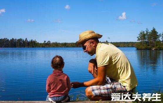 10条给爸爸短句8个字暖心,送给父亲的感人短句