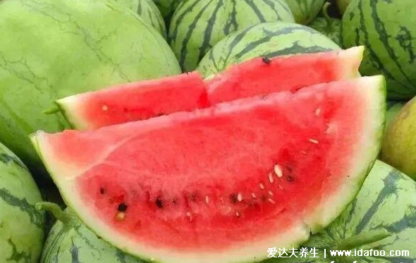 吃什么能立马通大便,便秘最怕9种水果(附催便的方法5分钟见效)