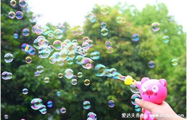 儿童吹泡泡水简单配方比例,不用胶水泡泡安全不易破