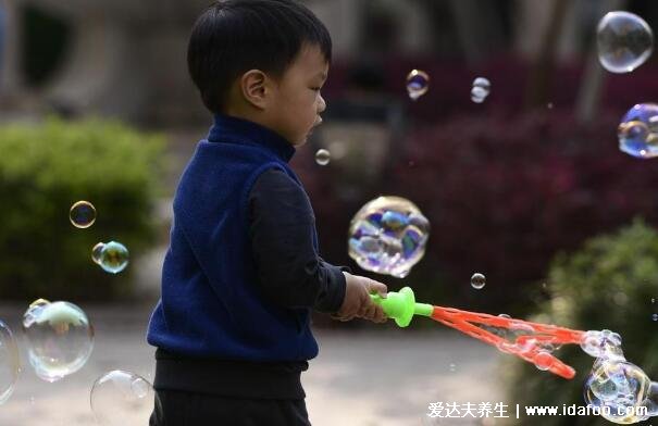 儿童吹泡泡水简单配方比例,不用胶水泡泡安全不易破