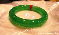 翡翠和玉的区别是什么哪一个更好，翡翠是