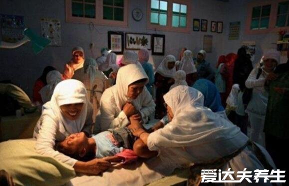 割礼过后的女性是什么样的，留下火柴棍小孔没有性快感只有痛感