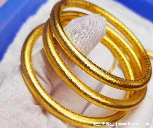 古法黄金手镯优缺点,复古风华丽的设计确实好看(又重又贵)