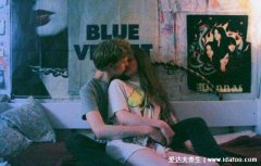 接吻一直伸舌头的男人是什么性格，说明占