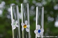 尽量不要用玻璃吸管,不用太过紧张极少有