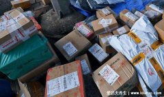 快递表面包装不要带入室内,警惕受到新冠