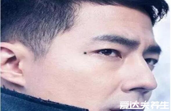 男人10处有痣是富贵痣,在脸上就有7处千万不要乱点