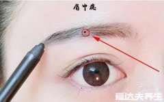 女人10处有痣是富贵痣，脸上多处富贵痣千万