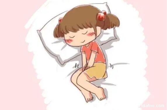 女孩夹腿是什么意思,夹腿综合症的症状与危害(自慰)