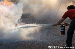 泡沫灭火器不能用于扑救什么火灾?易燃液体