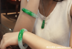 三种女人不适合戴翡翠，小心带来不可挽回