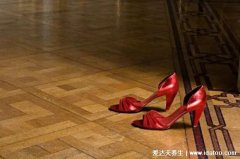 什么颜色最招鬼，红色饰品引恶鬼附身(家里