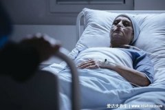 透析老人快不行的十大反应，可能出现手脚