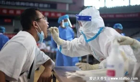 无症状感染者是否具有传染性需要治疗吗，会传染不过大多能自愈