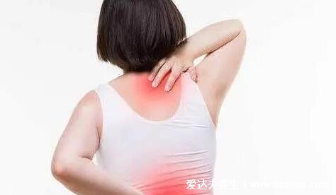 后背疼痛要警惕的三种病,警惕颈椎病/风湿病/心脏问题