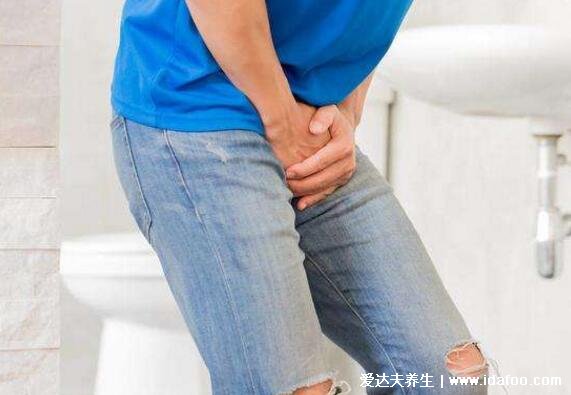 膀胱癌的早期症状图,警惕粉红色的尿液是血尿(5大前兆)