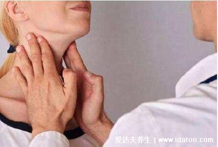 颈部淋巴结肿大图片,脖子肿大是症状之一(引起原因有很多警惕淋巴瘤)