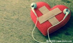 熬夜时心脏忽然咯噔一下是咋回事,早搏频