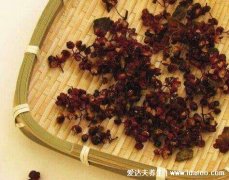 花椒贴肚脐眼正确贴法， 可搭配桂圆艾绒但