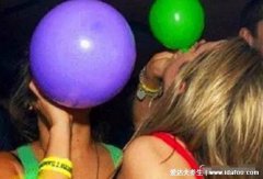 吹气球是什么意思,实为吸气球里的笑气(会