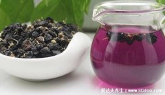 黑枸杞泡水喝的正确方法，用40℃到50℃左右