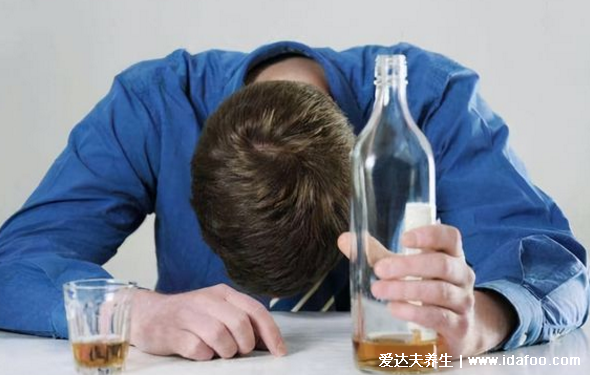 喝啤酒的好处和坏处,一天喝一瓶啤酒对身体有害吗(适量有好处)