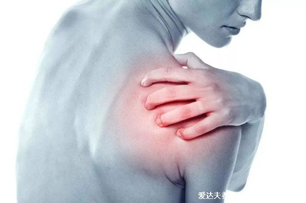 右后背痛病情对照图,需警惕四种病(女性更易得风湿)