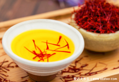 藏红花泡水喝的功效,不仅治月经不调还能