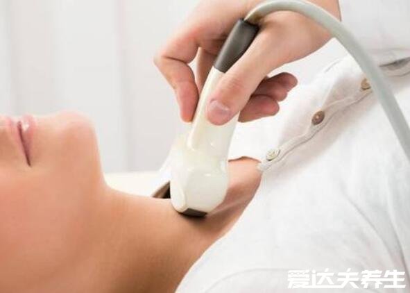 脖子淋巴癌早期症状图片,颈部淋巴肿大伴随持续发热瘙痒要注意