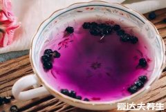 黑枸杞泡水喝的正确方法，400毫升60度以下的