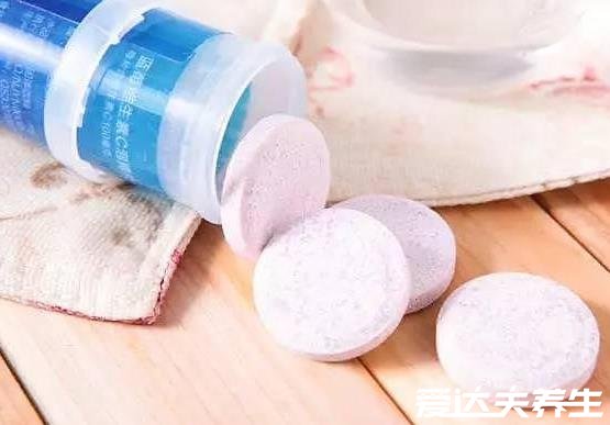 泡腾片能直接吞下去吗,千万不能不然容易窒息(附泡腾片注意事项)