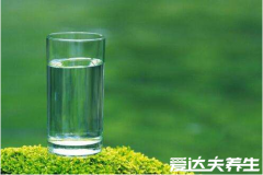 快速治嗓子疼的小妙招，川贝加枇杷迅速缓