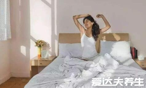 敷面膜的最佳时间,睡前敷面膜效果最佳