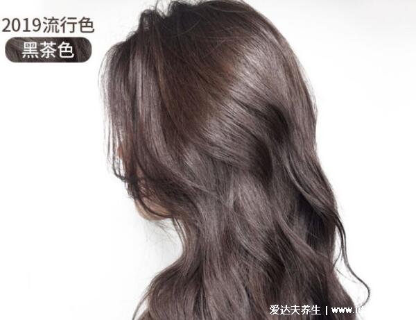 黑茶色头发图片效果图,百搭不挑人颜色低调又显白