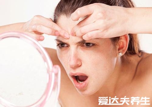 眉心长痘痘是什么原因，很可能是心脏活力减弱造成的