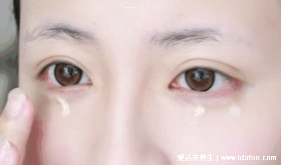 眼霜的正确使用方法,一共5个步骤不要偷懒哦(23岁开始用眼霜)