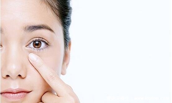 眼霜什么时候用效果最好,25岁之后用最好以免长脂肪粒(早晚可使用)