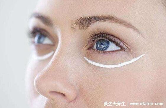 眼霜什么时候用效果最好,25岁之后用最好以免长脂肪粒(早晚可使用)