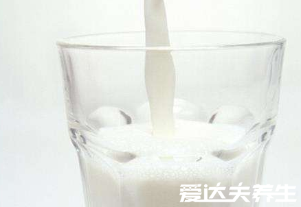 用盐水洗脸有什么好处,这四大好处别让自己知道的太晚