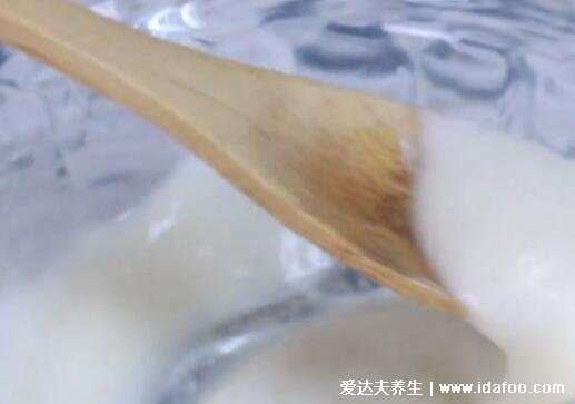 珍珠粉面膜怎么做,不同面膜功效不同附做法(珍珠粉牛奶面膜可美白)