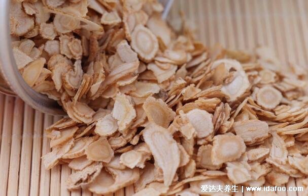西洋参怎么吃，可以磨成粉冲水也可煲汤有5种吃法(注意禁忌人群)